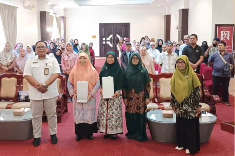 Foto : Fitri Maisyaroh Anggota DPRD Kalimantan Timur Saat Hadir Sebagai Narasumber di Forum Seminar Parenting (Dok. DPRD Kaltim)