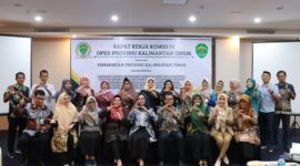 Foto : Komisi IV DPRD Kaltim bersama dengan sejumlah OPD saat membahas Ranperda Tentang Perubahan Perda Provinsi Kalimantan Timur Nomor 02 Tahun 2016 Tentang Pengarusutamaan Gender Dalam Pembangunan Daerah (dok DPR Kaltim )