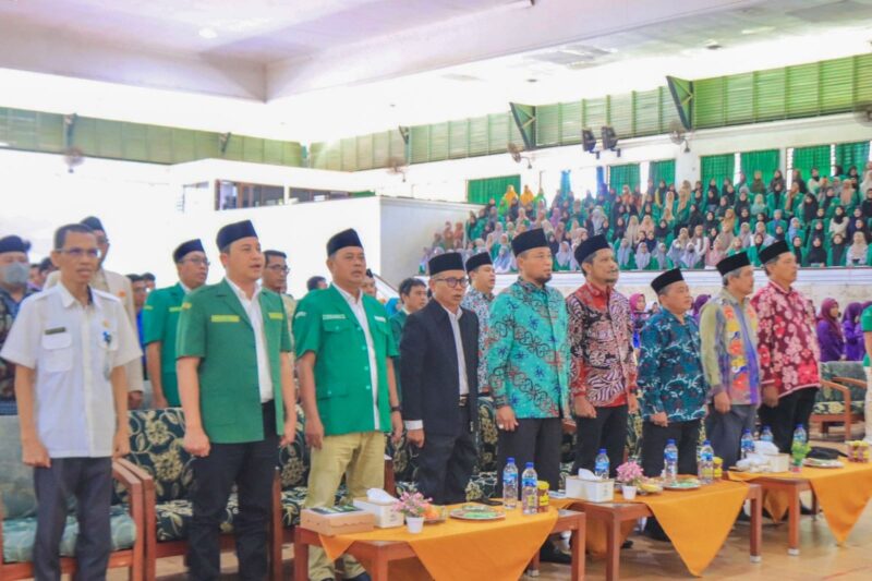 Foto : Nidya Listiyono selaku Ketua Komisi II DPRD Kaltim mewakili Ketua DPRD Kaltim hadiri kegiatan Jaga Keutuhan NKRI gagasan GP Ansor Kaltim di Kampus Melati Samarinda (dok.dprd Kaltim )