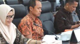 Foto : Komisi II DPRD Kaltim Saat Melakukan RDP bersama Dinas PPKUM (dok.dprd Kaltim)