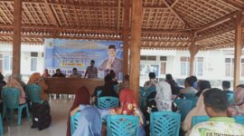 Foto : Anggota Dewan Perwakilan Rakyat Daerah (DPRD) Provinsi Kalimantan Timur (Kaltim) H. A. Jawad Sirajuddin, SH.,MH. melaksanakan agenda sosialisasi Peraturan Daerah (Perda) Nomor 5 tahun 2019 tentang Penyelenggaraan Bantuan Hukum di Desa Manunggal Jaya Kec.Tenggarong Seberang Kab. Kukar, Sabtu (9/3/2024).