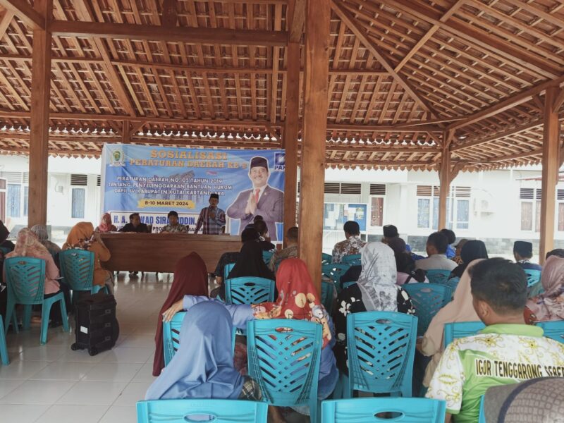 Foto : Anggota Dewan Perwakilan Rakyat Daerah (DPRD) Provinsi Kalimantan Timur (Kaltim) H. A. Jawad Sirajuddin, SH.,MH. melaksanakan agenda sosialisasi Peraturan Daerah (Perda) Nomor 5 tahun 2019 tentang Penyelenggaraan Bantuan Hukum di Desa Manunggal Jaya Kec.Tenggarong Seberang Kab. Kukar, Sabtu (9/3/2024).