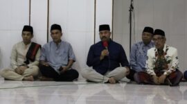 Foto: Bupati Kukar, Edi Damansyah, bersama warga Desa Loa Janan Ilir.